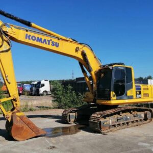 Гусеничный экскаватор «Komatsu 220»